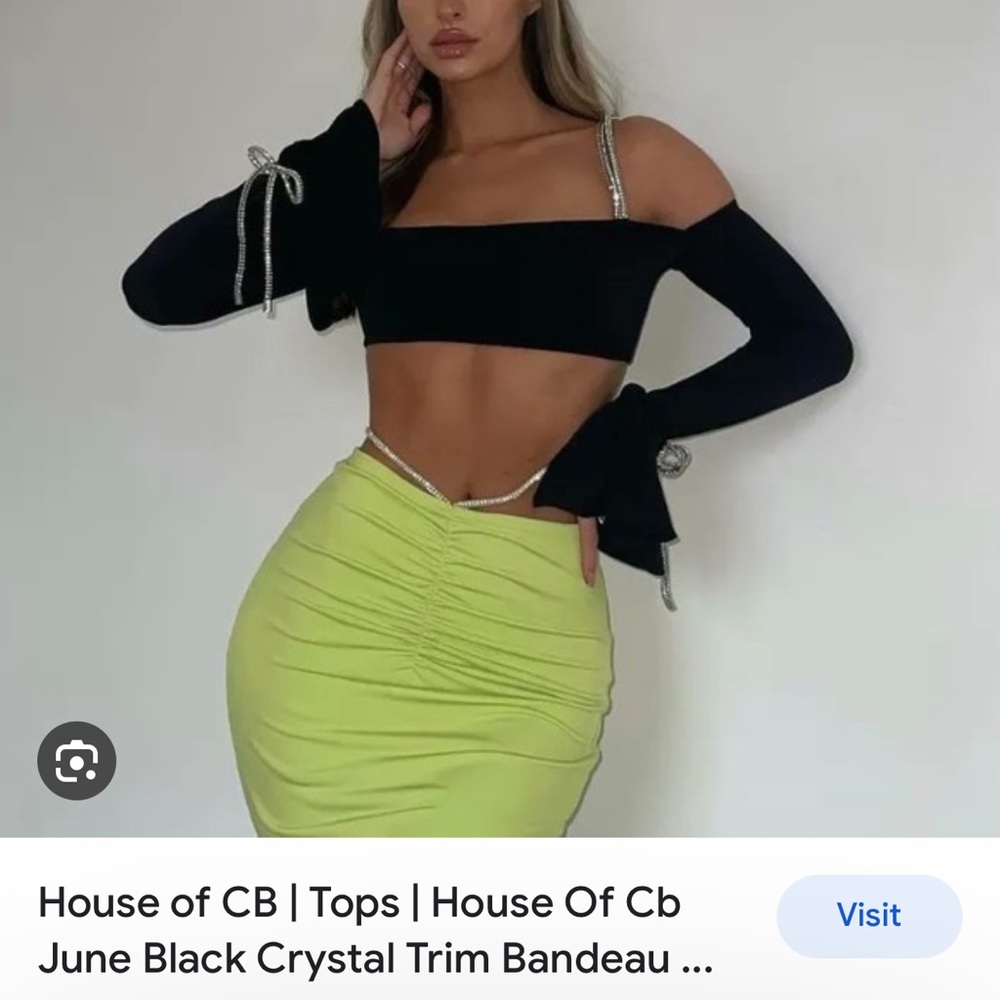 GUIDE
JUNE 
Wishlist
BLACK CRYSTAL TRIM BANDEAU TOP
USD $119